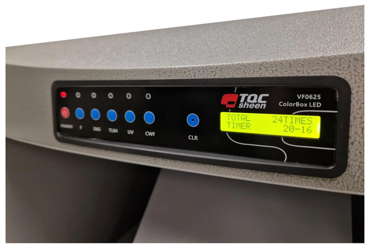 Srovnávací kabinet TQC Sheen Colorbox LED